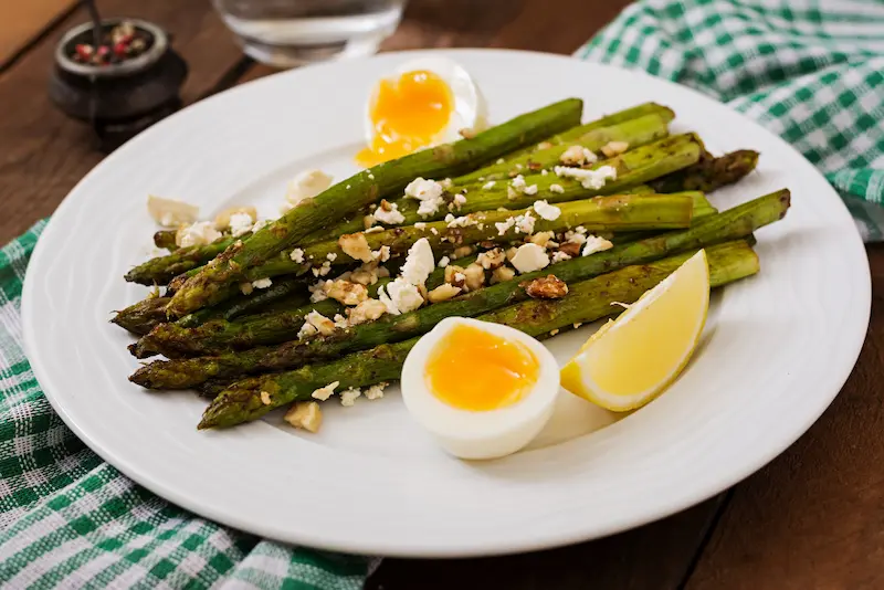Asperges au air fryer : tendres et rôties en 10 min
