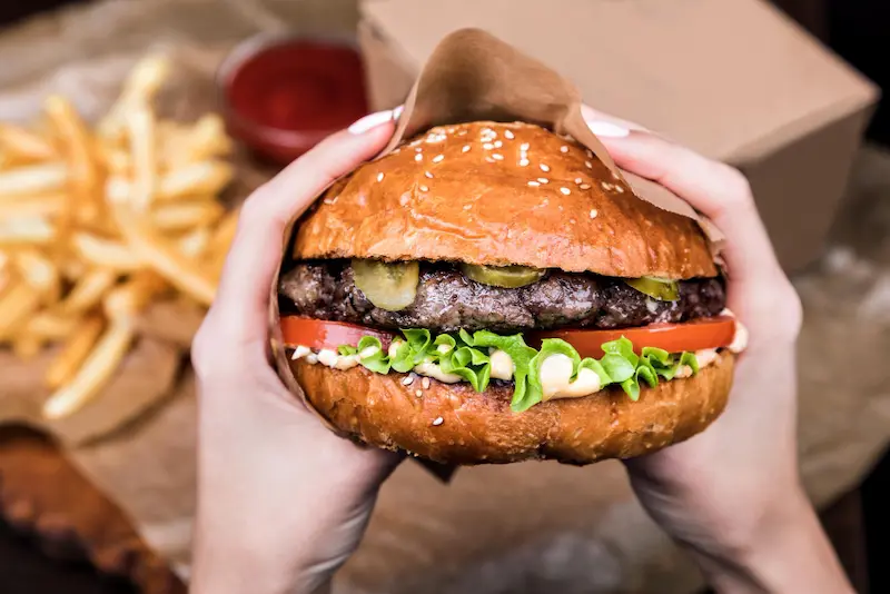 Burger au air fryer : fast-food maison sans friture