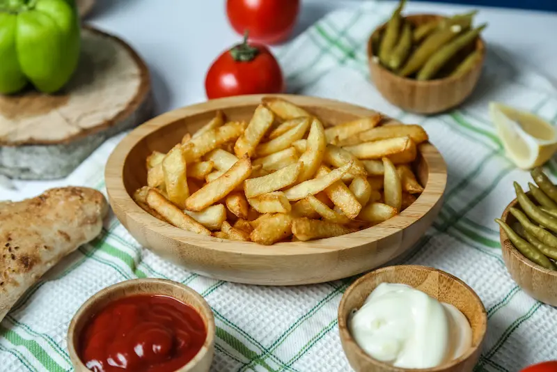 Frites au air fryer : recette croustillante et facile Frites au air fryer : recette croustillante et facile