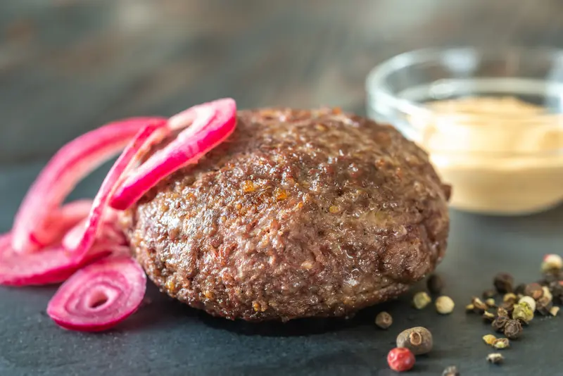 Steak haché au air fryer : cuisson parfaite et juteuse Steak haché au air fryer : cuisson parfaite et juteuse