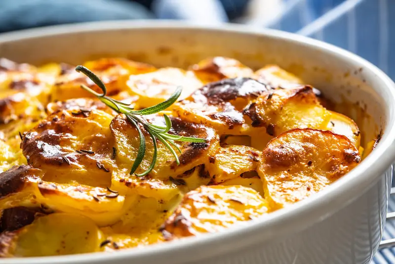Gratin dauphinois au air fryer : doré et crémeux Gratin dauphinois au air fryer : doré et crémeux