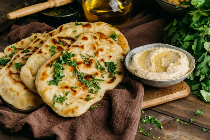 Naan au air fryer : moelleux et gonflé en 8 minutes Naan au air fryer : moelleux et gonflé en 8 minutes