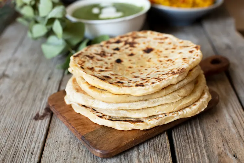 Naan au air fryer : moelleux et gonflé en 8 minutes Naan au air fryer : moelleux et gonflé en 8 minutes