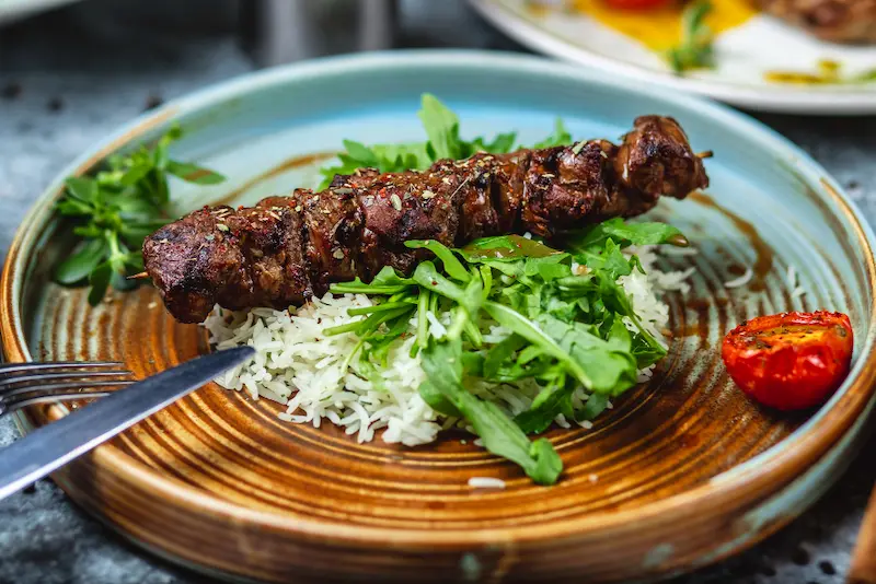 Brochettes de bœuf air fryer : grillées et juteuses en 12 min Brochettes de bœuf air fryer : grillées et juteuses en 12 min