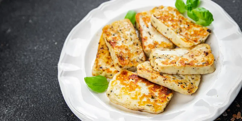 Halloumi au air fryer : doré et croustillant en 10 min Halloumi au air fryer : doré et croustillant en 10 min
