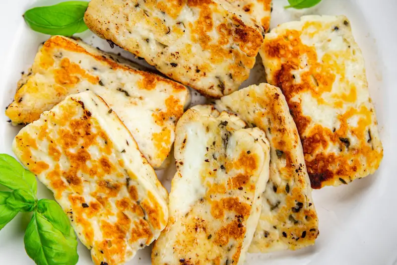 Halloumi au air fryer : doré et croustillant en 10 min
