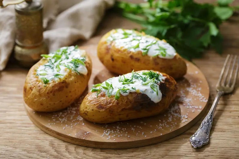Pomme de terre au four au air fryer : peau croustillante en 40 min