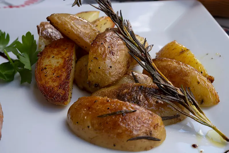 Pommes de terre nouvelles ail romarin air fryer 