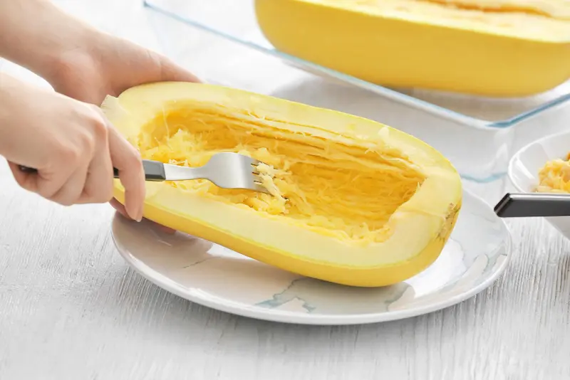 Courge spaghetti au air fryer : filaments parfaits en 30 min Courge spaghetti au air fryer : filaments parfaits en 30 min